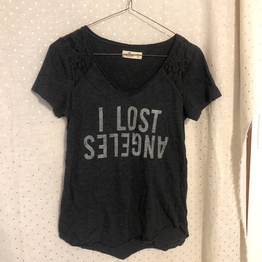 🦋 5 for 25 🦋 Hollister navy lace graphic tee